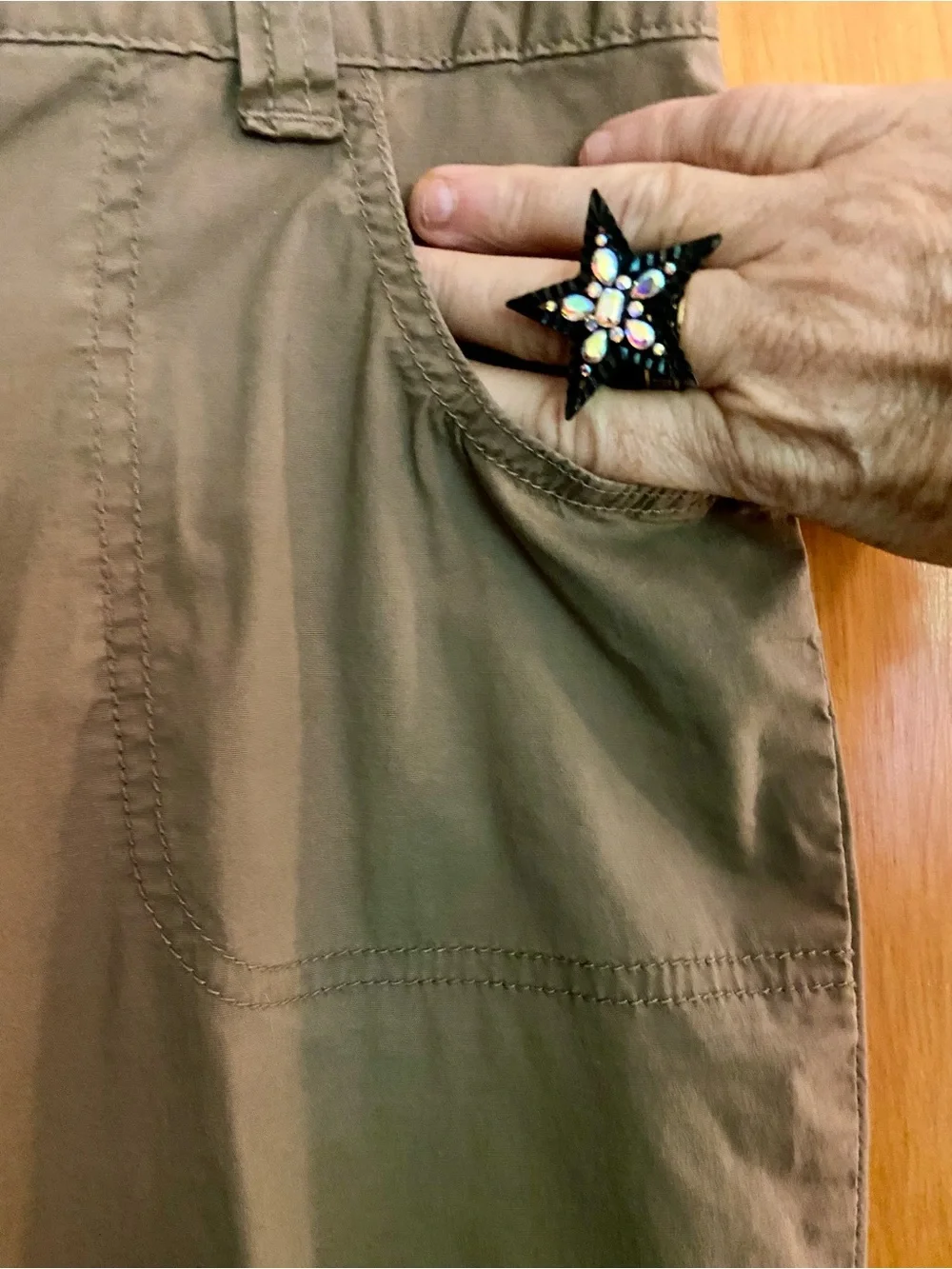 🤎SIZE 8 Style & Co. Women’s Brown Cargo Pants w/Embroidered Side Detail🤎